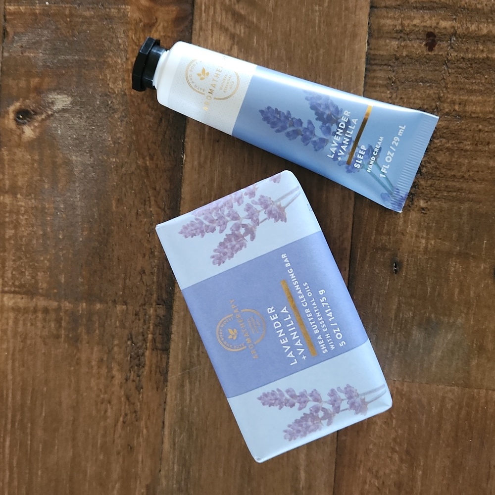 Bath & Body Works Aromatherapy Lavendar + Vanilla Cleansing Bar & Hand Cream